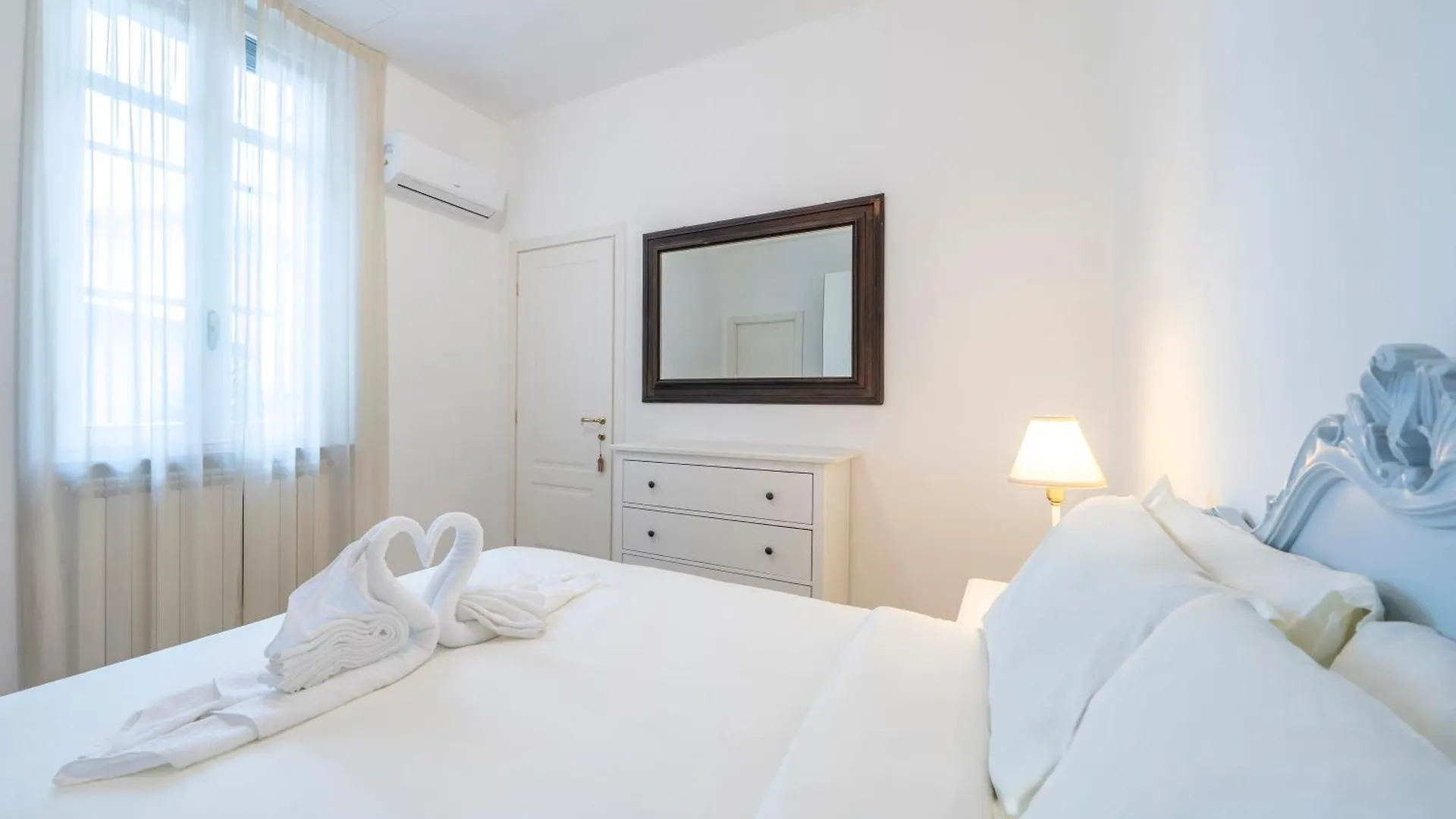 Duomo 15' - Suite 5' From Station With Wifi And A-C Milan 0*,
