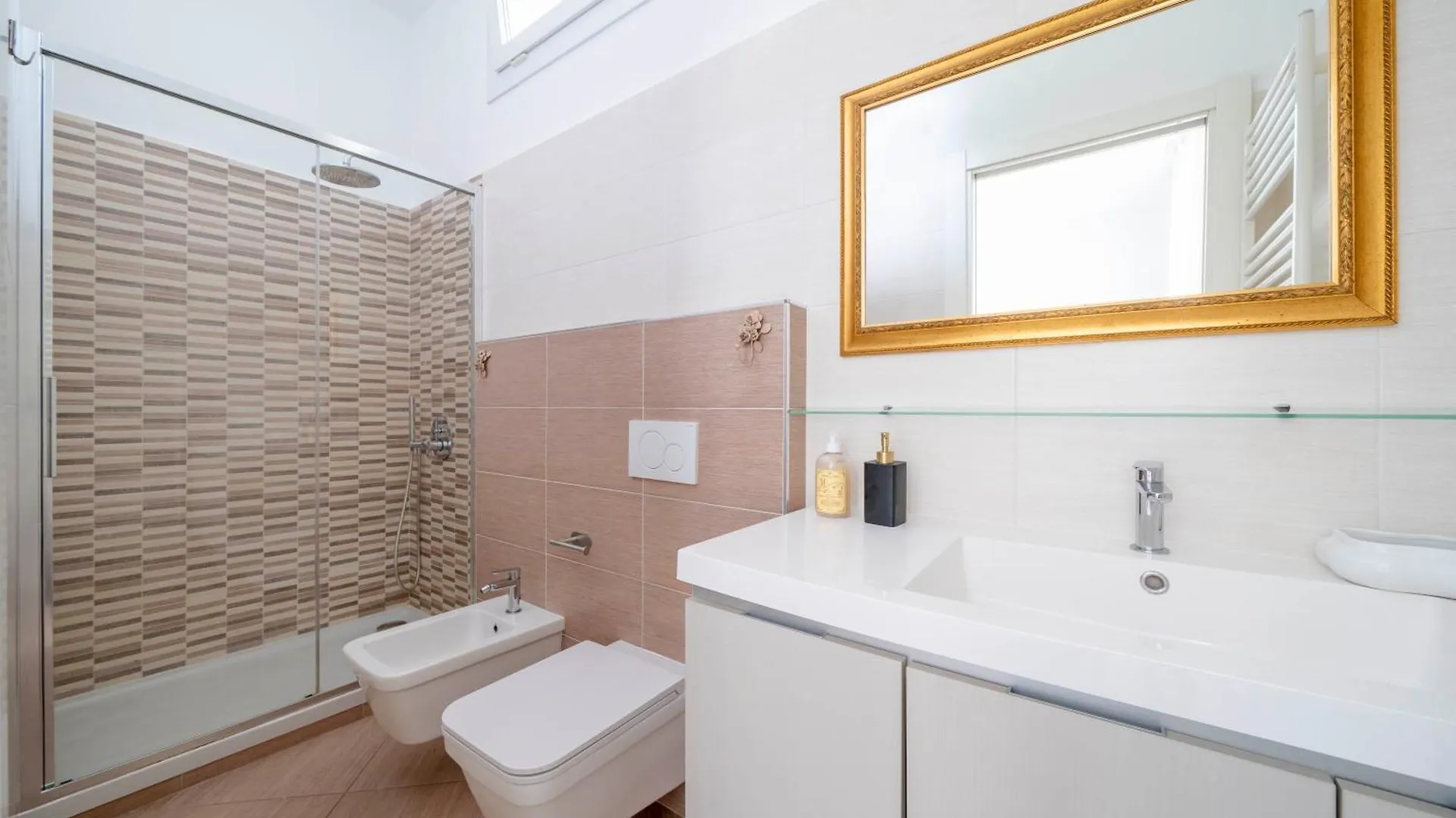 Duomo 15' - Suite 5' From Station With Wifi And A-C Milan Apartment